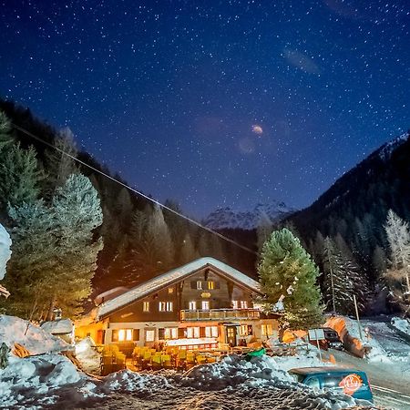 Gite Du Prilet Saint-Luc Exteriér fotografie