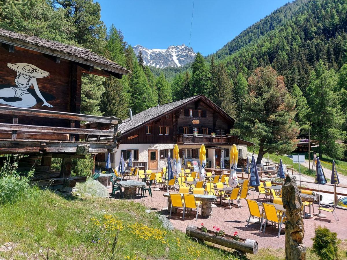 Gite Du Prilet Saint-Luc Exteriér fotografie